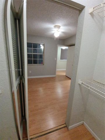 2871 N Oakland Forest Drive 210, Oakland Park, FL 33309