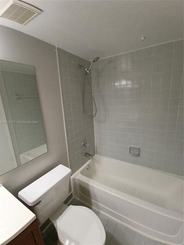 2871 N Oakland Forest Drive 210, Oakland Park, FL 33309