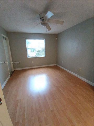 2871 N Oakland Forest Drive 210, Oakland Park, FL 33309