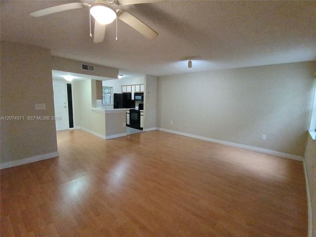 2871 N Oakland Forest Drive 210, Oakland Park, FL 33309