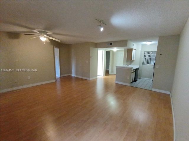 2871 N Oakland Forest Drive 210, Oakland Park, FL 33309