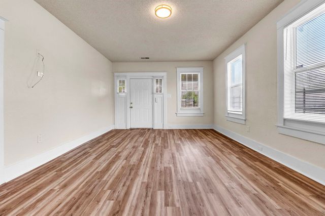 1100 ROZELLE ST, Memphis, TN 38106