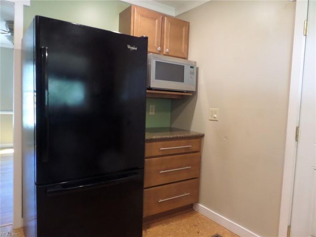 81 Shannon DR, Newport News, VA 23608