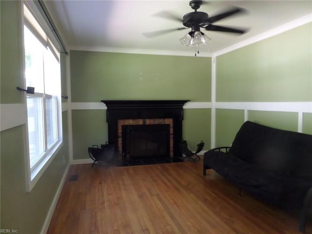 81 Shannon DR, Newport News, VA 23608