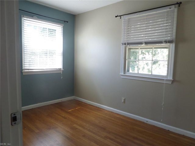 81 Shannon DR, Newport News, VA 23608