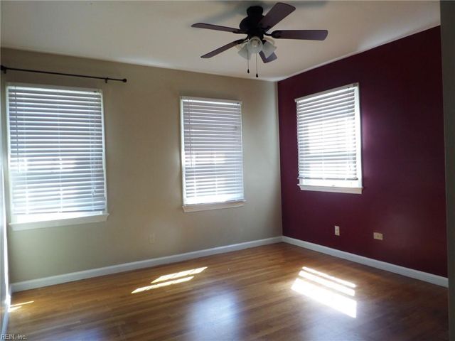 81 Shannon DR, Newport News, VA 23608