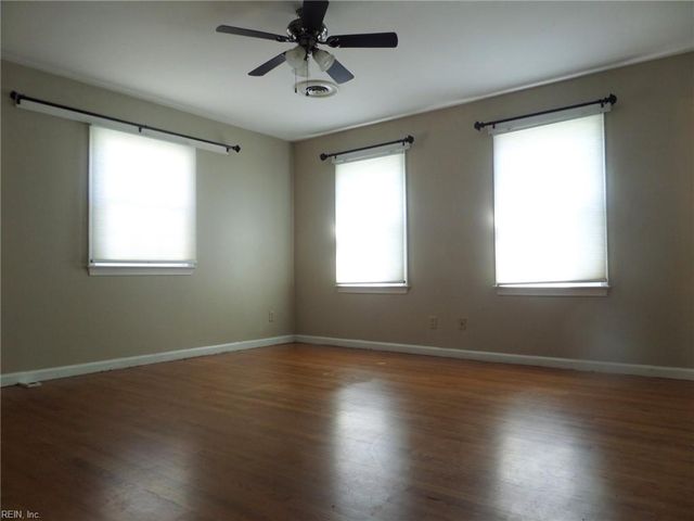 81 Shannon DR, Newport News, VA 23608