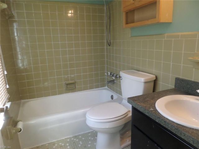 81 Shannon DR, Newport News, VA 23608