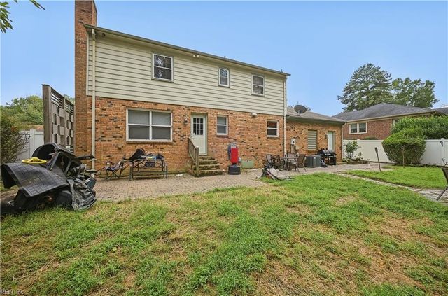81 Shannon DR, Newport News, VA 23608
