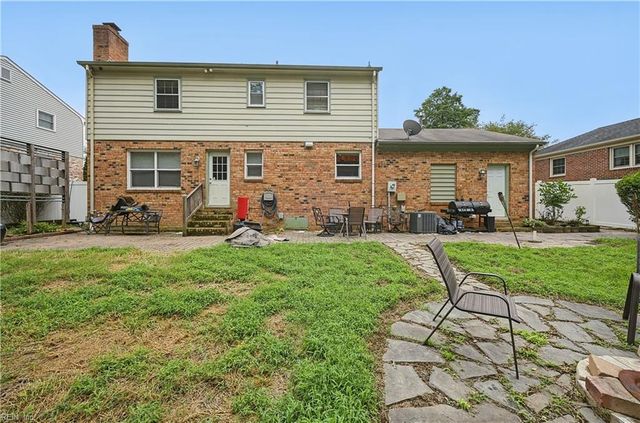 81 Shannon DR, Newport News, VA 23608
