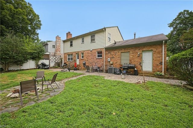 81 Shannon DR, Newport News, VA 23608