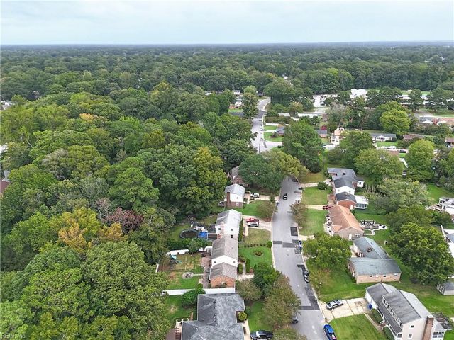 81 Shannon DR, Newport News, VA 23608