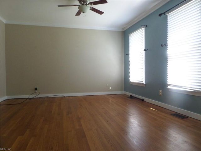 81 Shannon DR, Newport News, VA 23608