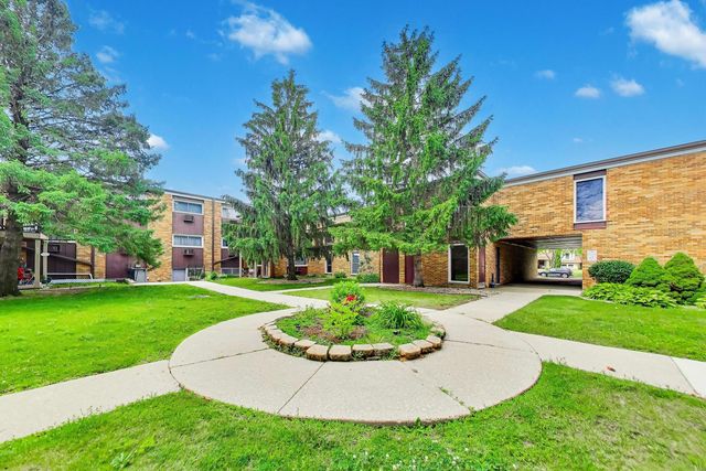 1313 S Rebecca Road 116B, Lombard, IL 60148