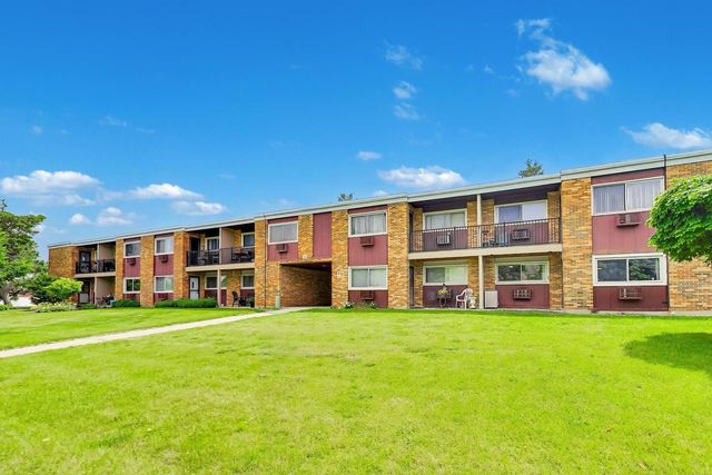 1313 S Rebecca Road 116B, Lombard, IL 60148