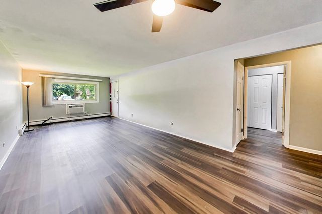 1313 S Rebecca Road 116B, Lombard, IL 60148