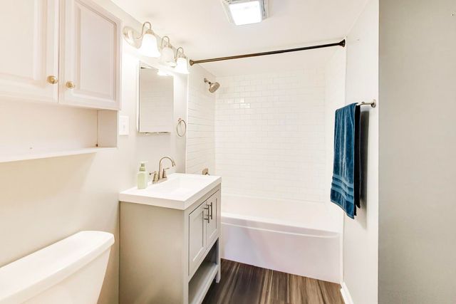 1313 S Rebecca Road 116B, Lombard, IL 60148