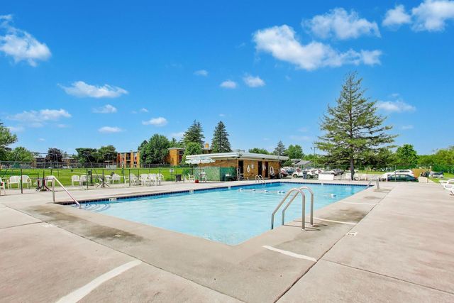 1313 S Rebecca Road 116B, Lombard, IL 60148
