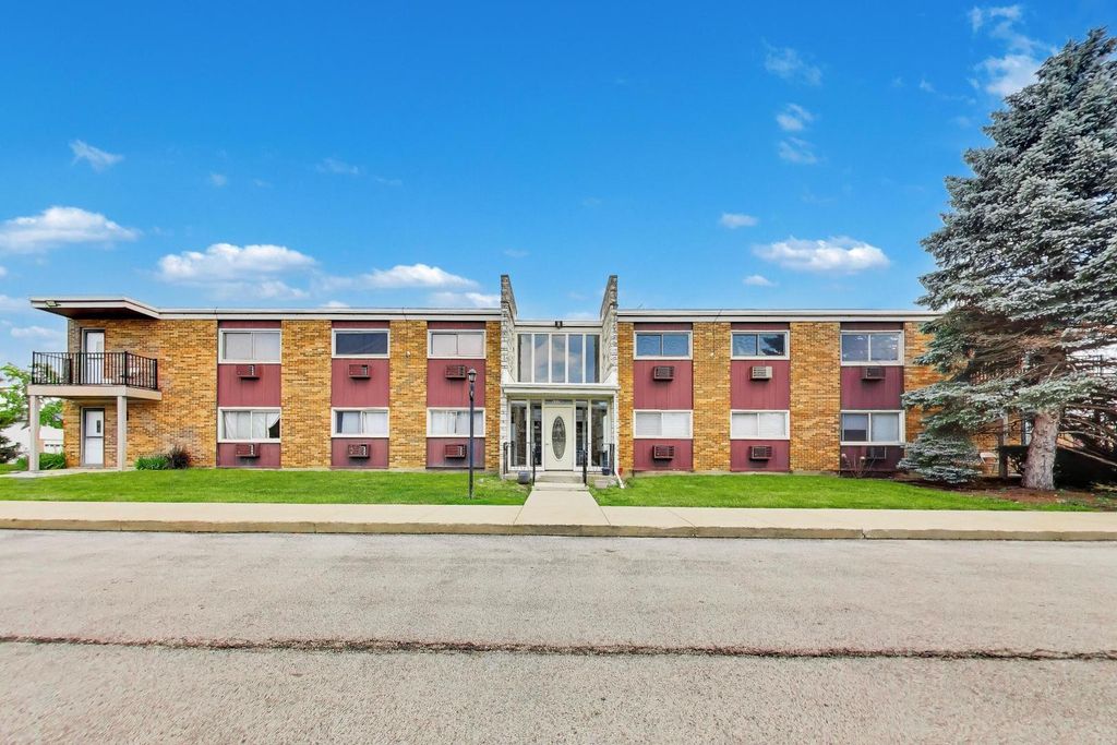 1313 S Rebecca Road 116B, Lombard, IL 60148