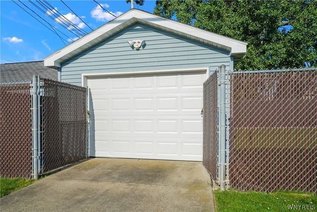 2 Ladner Avenue, Buffalo, NY 14220