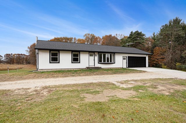 2272 W 104th Street, Grant, MI 49327