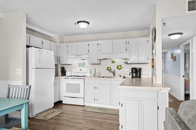 5905 S Kings Highway 240 B, Myrtle Beach, SC 29575