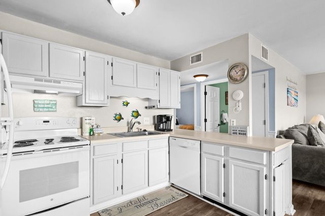 5905 S Kings Highway 240 B, Myrtle Beach, SC 29575