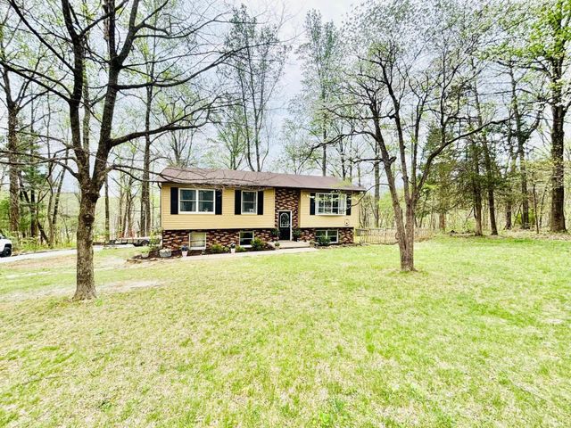 1191 N Lawrence Hollow Drive, Bloomfield, IN 47424