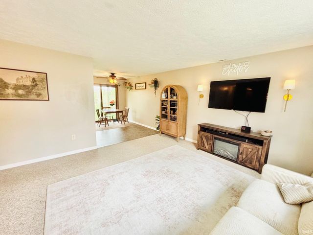 1191 N Lawrence Hollow Drive, Bloomfield, IN 47424