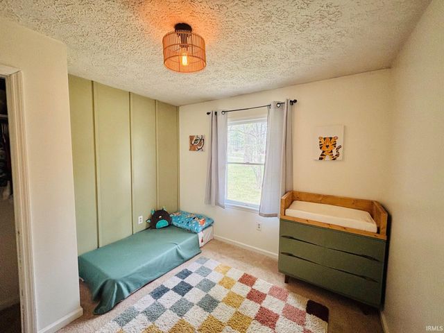 1191 N Lawrence Hollow Drive, Bloomfield, IN 47424