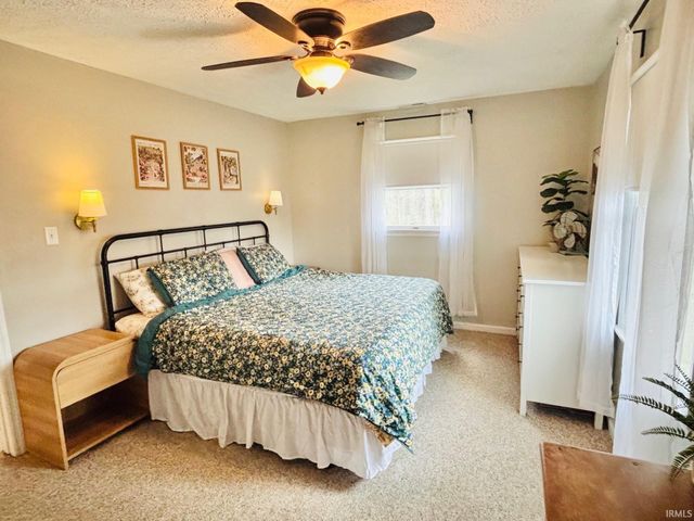 1191 N Lawrence Hollow Drive, Bloomfield, IN 47424
