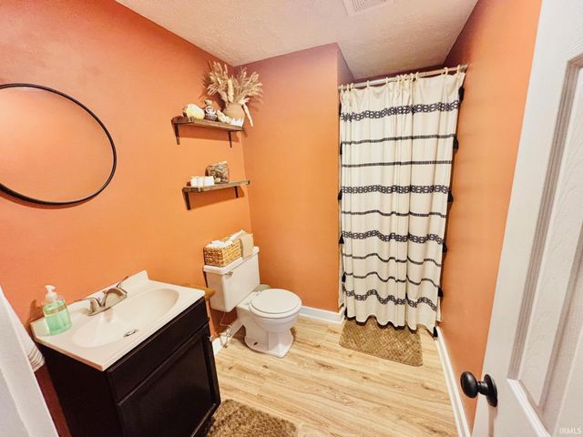 1191 N Lawrence Hollow Drive, Bloomfield, IN 47424