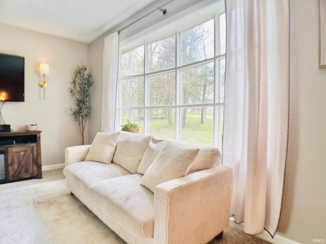 1191 N Lawrence Hollow Drive, Bloomfield, IN 47424