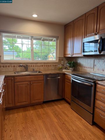 2290 La Mar Drive, Concord, CA 94518