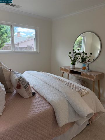 2290 La Mar Drive, Concord, CA 94518