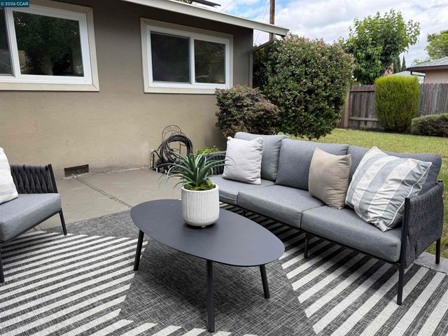 2290 La Mar Drive, Concord, CA 94518