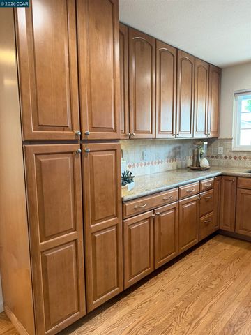 2290 La Mar Drive, Concord, CA 94518
