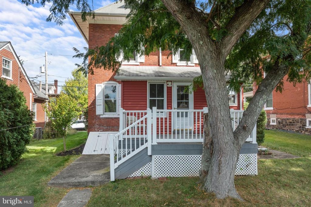 24 FRANKLIN AVE, Souderton, PA 18964