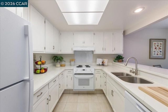 1573 Rockledge Ln 3, Walnut Creek, CA 94595
