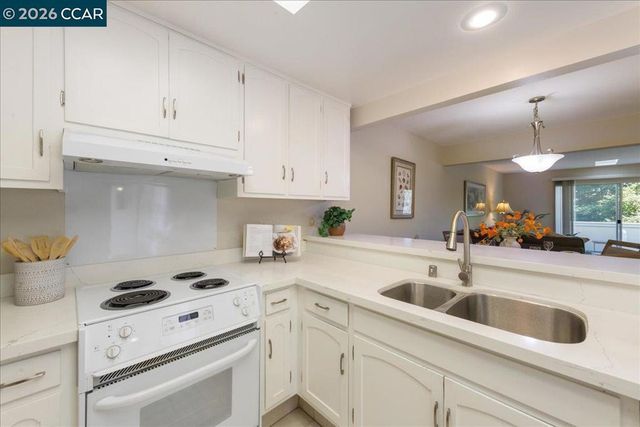 1573 Rockledge Ln 3, Walnut Creek, CA 94595
