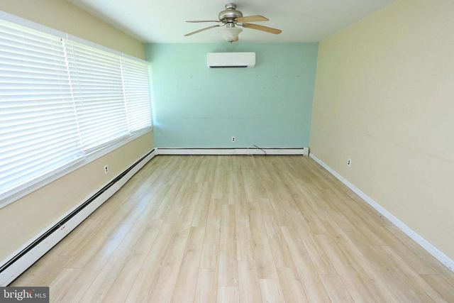 2846 NORMANDY DR, Philadelphia, PA 19154