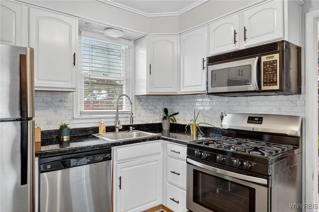 8235 Laughlin Drive, Niagara Falls, NY 14304