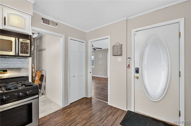 8235 Laughlin Drive, Niagara Falls, NY 14304