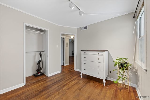 8235 Laughlin Drive, Niagara Falls, NY 14304