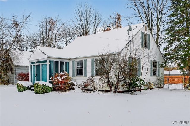 8235 Laughlin Drive, Niagara Falls, NY 14304