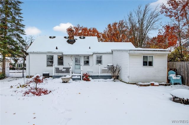 8235 Laughlin Drive, Niagara Falls, NY 14304