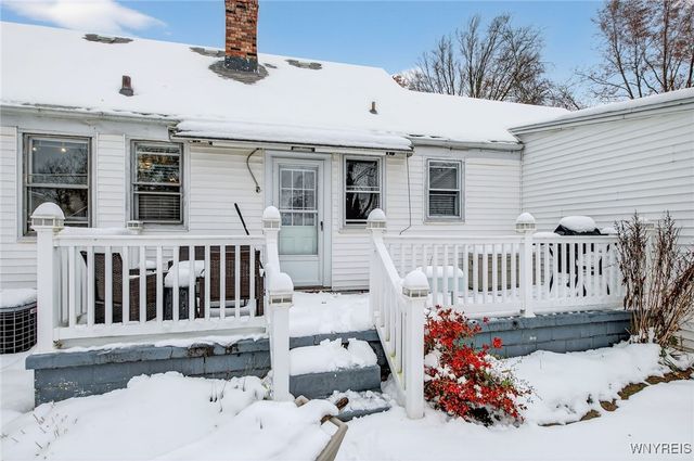 8235 Laughlin Drive, Niagara Falls, NY 14304