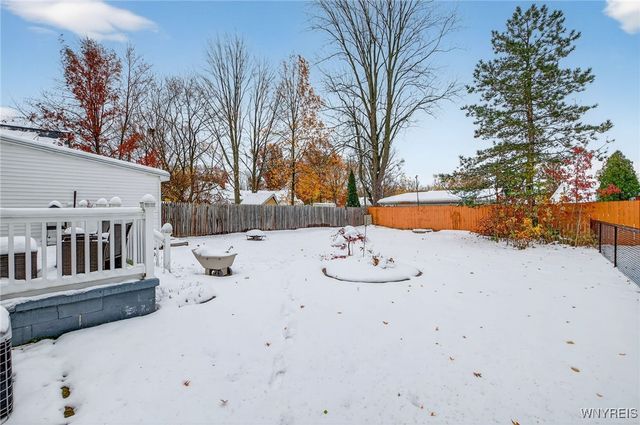 8235 Laughlin Drive, Niagara Falls, NY 14304