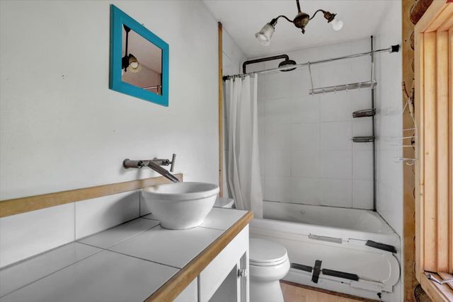 16101 Barbara Ct, Grass Valley, CA 95949