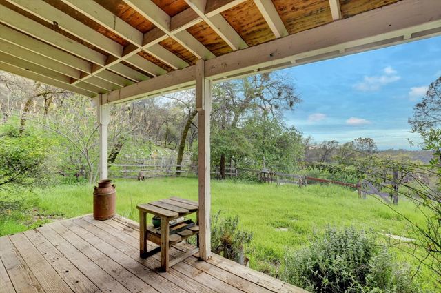 16101 Barbara Ct, Grass Valley, CA 95949